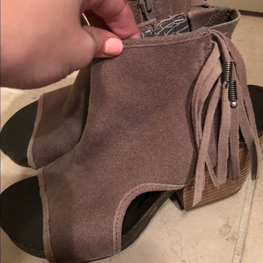 OTBT Wedges with Fringe